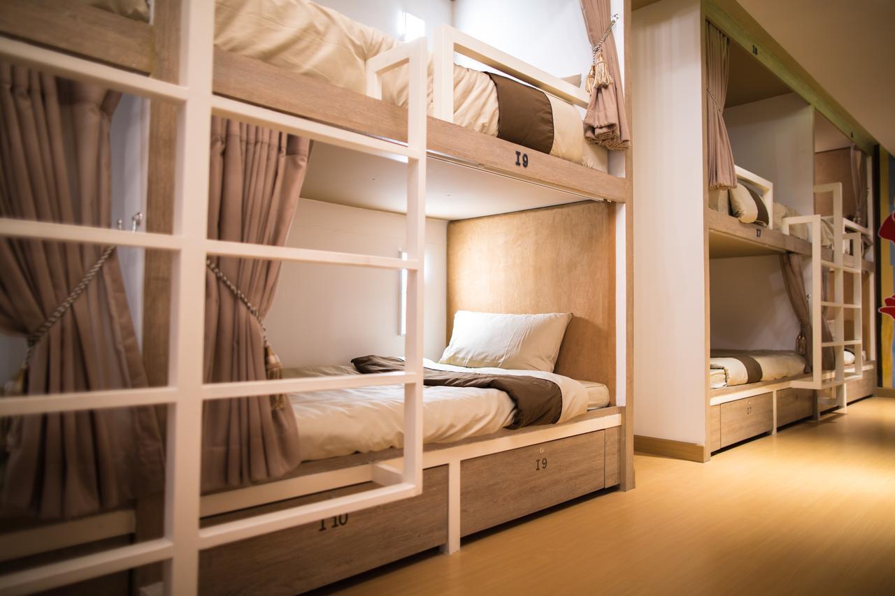 Hostal Chiangmai Midpoint Activity